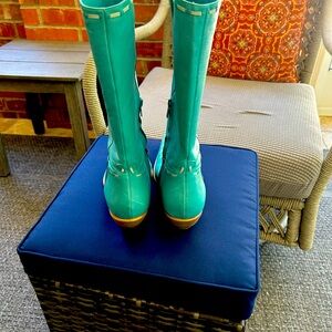 Vintage BCBG turquoise lambskin boots - ladies size 10.